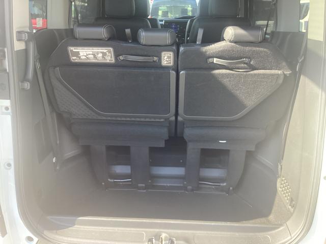 荷室は広くて収納に便利♪