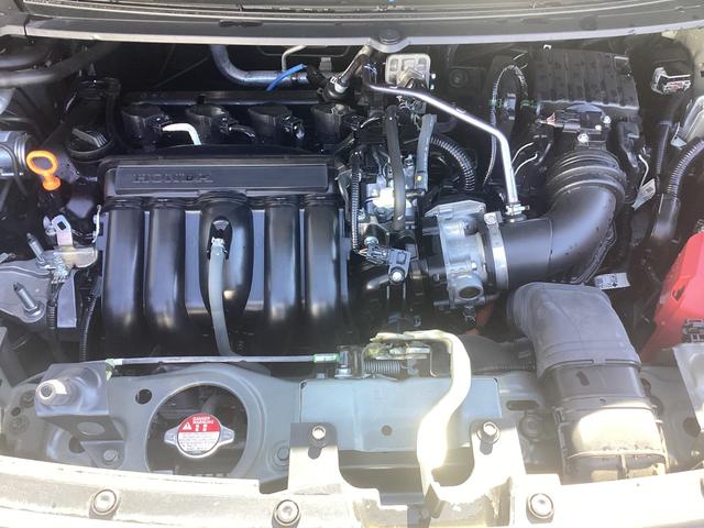 フリードハイブリッド ハイブリッド・Ｇ　純正９インチメモリーナビ　ＥＴＣ　バックカメラ　シートヒータ　両側電動スライドドア　両電動ドア　サイドエアバック　クルコン　スマキー　パワーステアリング　ＬＥＤライト　フルセグＴＶ　ウォークスルー（3枚目）