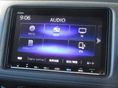 ギャザズ８インチメモリーナビ（ＶＸＭ−１９７ＶＦＥｉ）を装着しております。ＡＭ、ＦＭ、ＣＤ、ＤＶＤ再生、Ｂｌｕｅｔｏｏｔｈ、音楽録音再生、フルセグＴＶがご使用いただけます。 4