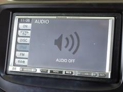 パナソニックＳＤナビ（ＣＮ−ＭＷ２００Ｄ）が装着されております。ＡＭ、ＦＭ、ＣＤ、ＤＶＤ再生、フルセグＴＶがご使用いただけます。初めて訪れた場所でも道に迷わず安心ですね！ 6