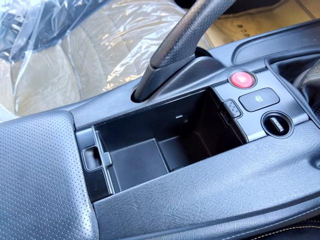 Ｓ２０００ タイプＳ　パイオニアＨＤＤナビ　ＣＤコンポ　ＥＴＣ　無限マフラー　無限エキマニ　ローダウンサス　ＨＩＤヘッドライト　アルミホイール（14枚目）