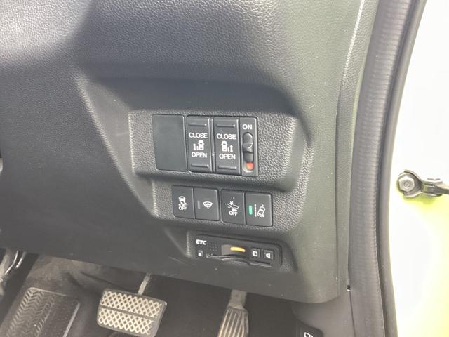 フリード G・ホンダセンシング 純正ナビ リヤカメラ ETC フルセグ 社外ドラレコ ホンダセンシング アクティブクルーズコントロール LEDライト 両側電動スライドドア 整備点検記録簿(13枚目)