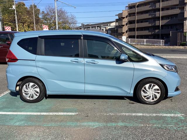 フリード Ｇ・ホンダセンシング　Ｆセグ　追突被害軽減ブレーキ　ｉストップ　Ｗエアバッグ　パワーウィンドウ　１オ－ナ－　アクティブクルーズコントロール　スマートキ　カラーバックモニター　禁煙　ＶＳＡ　エアコン（11枚目）