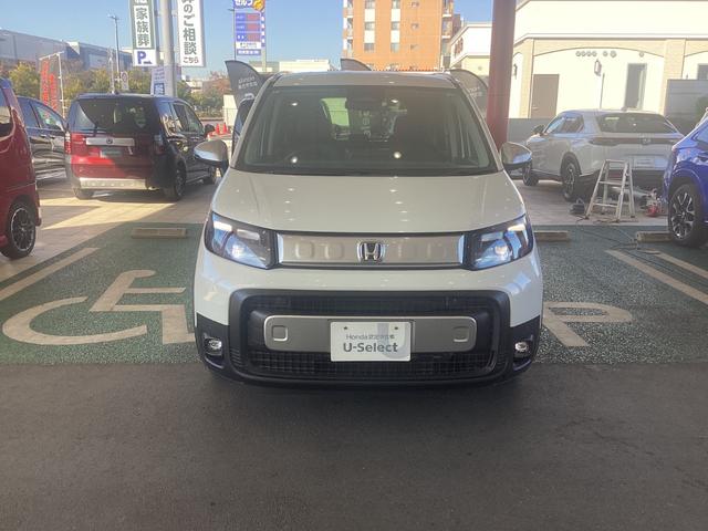 フリード クロスター　純正メモリーナビＢｌｕｅｔｏｏｔｈＥＴＣＲカメラワンオーナー　地デジフルセグ　両側電動パワースライドドア　後カメラ　禁煙車両　ＵＳＢ　盗難防止システム　ＬＥＤヘッドランプ　エアコン　ＥＳＣ　スマキー（5枚目）