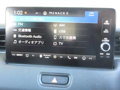 ナビゲーションはホンダコネクトディスプレイを装着しております。ＡＭ、ＦＭ、Ｂｌｕｅｔｏｏｔｈ、フルセグＴＶがご使用いただけます。初めて訪れた場所でも道に迷わず安心ですね！ 6