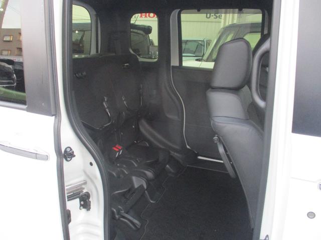 Ｎ－ＢＯＸカスタム ターボ　・雹害車　純正ナビ．ＥＴＣ．両側電動スライドドア．ＬＥＤヘッドライト　１オナ　衝突被害軽減　キーフリー　Ｐセンサー　ＥＳＣ　パワステ　両席エアバック　サイドエアバッグ　ターボ車　ＵＳＢ接続　スマキー（12枚目）