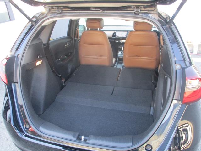 フィット ｅ：ＨＥＶリュクス　純正ナビ．ドラレコ前後．ＥＴＣ．電子パーキング　誤発進抑制機能　Ｉオーナー　リアカメラ　ＥＴＣ付　ＬＥＤ　シートヒーター　クルーズコントロール　ドライブレコーダー　ＤＶＤ　ＶＳＡ　フルセグ　キーレス（13枚目）