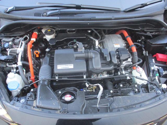 フィット ｅ：ＨＥＶリュクス　純正ナビ．ドラレコ前後．ＥＴＣ．電子パーキング　誤発進抑制機能　Ｉオーナー　リアカメラ　ＥＴＣ付　ＬＥＤ　シートヒーター　クルーズコントロール　ドライブレコーダー　ＤＶＤ　ＶＳＡ　フルセグ　キーレス（19枚目）