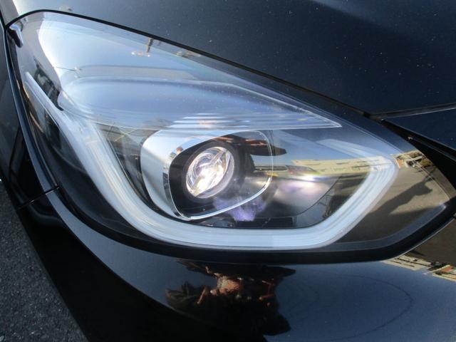 フィット ｅ：ＨＥＶリュクス　純正ナビ．ドラレコ前後．ＥＴＣ．電子パーキング　誤発進抑制機能　Ｉオーナー　リアカメラ　ＥＴＣ付　ＬＥＤ　シートヒーター　クルーズコントロール　ドライブレコーダー　ＤＶＤ　ＶＳＡ　フルセグ　キーレス（20枚目）