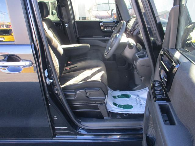 Ｎ－ＢＯＸカスタム Ｌ　Ｐソナー　サイドエアバッグ　ナビＴＶ　Ａストップ　シートヒータ　キーフリーシステム　ＬＥＤライト　リアカメ　クルーズコントロール　ＡＣ　ＤＶＤ視聴可能　スマキー　ＥＴＣ　横滑り防止　フルセグＴＶ（12枚目）