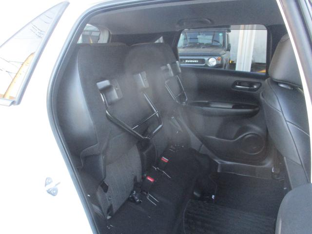 フィット ｅ：ＨＥＶホーム　コネクトディスプレイナビ．全方位カメラ．電子パーキング．ＥＴＣ．ドラレコ前後　前後誤発進抑制機能　クリソナ　マルチビュー　助手席エアバッグ　運転席エアバッグ　アイドリングストップ　ＬＥＤライト　ＡＢＳ（11枚目）