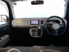 インパネ周りのお写真です。　視界が広く運転がしやすくなっております。 2
