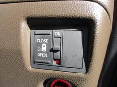 ��¦��ư���饤�ɥɥ����������Ƥ���ޤ��� 4