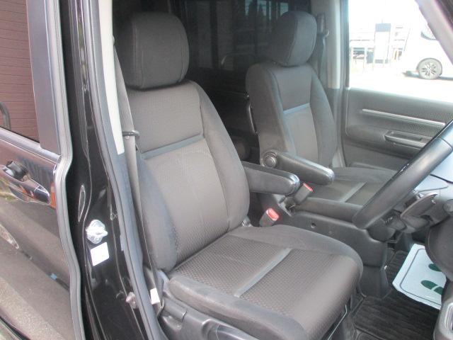 ステップワゴンスパーダ スパーダホンダセンシング　純正９インチナビ　９インチリアモニター純正フリップダウンモニター　７人乗り　ＬＥＤヘッドライト　　ＥＴＣ　両側電動スライドドア　純正アルミホイール　ワンオーナー　ＬＫＡ　盗難防止　助手席エアバッグ（3枚目）