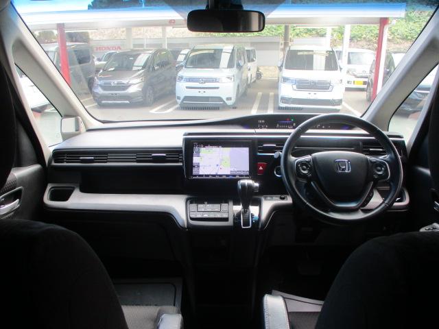 ステップワゴンスパーダ スパーダホンダセンシング　純正９インチナビ　９インチリアモニター純正フリップダウンモニター　７人乗り　ＬＥＤヘッドライト　　ＥＴＣ　両側電動スライドドア　純正アルミホイール　ワンオーナー　ＬＫＡ　盗難防止　助手席エアバッグ（6枚目）