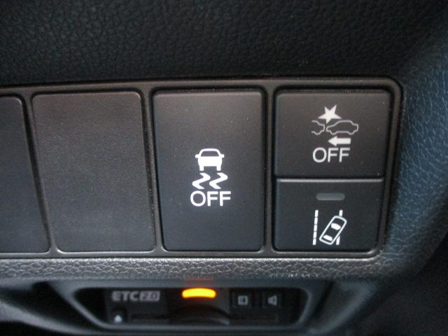 ステップワゴンスパーダ スパーダホンダセンシング　純正９インチナビ　９インチリアモニター純正フリップダウンモニター　７人乗り　ＬＥＤヘッドライト　　ＥＴＣ　両側電動スライドドア　純正アルミホイール　ワンオーナー　ＬＫＡ　盗難防止　助手席エアバッグ（17枚目）