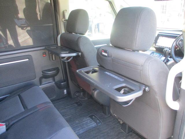 ステップワゴンスパーダ スパーダホンダセンシング　純正９インチナビ　９インチリアモニター純正フリップダウンモニター　７人乗り　ＬＥＤヘッドライト　　ＥＴＣ　両側電動スライドドア　純正アルミホイール　ワンオーナー　ＬＫＡ　盗難防止　助手席エアバッグ（18枚目）