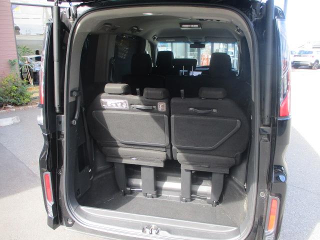ステップワゴンスパーダ スパーダホンダセンシング　純正９インチナビ　９インチリアモニター純正フリップダウンモニター　７人乗り　ＬＥＤヘッドライト　　ＥＴＣ　両側電動スライドドア　純正アルミホイール　ワンオーナー　ＬＫＡ　盗難防止　助手席エアバッグ（20枚目）