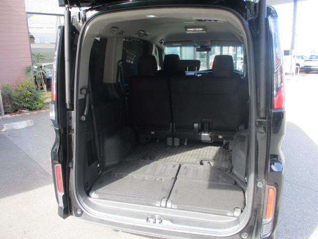 ステップワゴンスパーダ スパーダホンダセンシング　純正９インチナビ　９インチリアモニター純正フリップダウンモニター　７人乗り　ＬＥＤヘッドライト　　ＥＴＣ　両側電動スライドドア　純正アルミホイール　ワンオーナー　ＬＫＡ　盗難防止　助手席エアバッグ（21枚目）