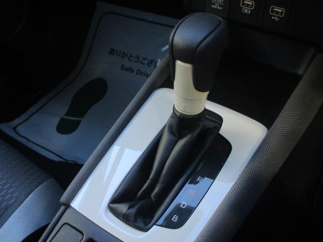 フィット ｅ：ＨＥＶクロスター　ＨｏｎｄａＳＥＮＳＩＮＧ・純正９インチナビ・純正ドライブレコーダー前後・ＥＴＣ２．０車載器・フルＬＥＤヘッドライト・純正アルミホイール・リアカメラ・ワンオーナー　ｂｌｕｅｔｏｏｔｈ　ルーフレール（13枚目）