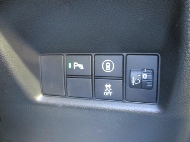 フィット ｅ：ＨＥＶクロスター　ＨｏｎｄａＳＥＮＳＩＮＧ・純正９インチナビ・純正ドライブレコーダー前後・ＥＴＣ２．０車載器・フルＬＥＤヘッドライト・純正アルミホイール・リアカメラ・ワンオーナー　ｂｌｕｅｔｏｏｔｈ　ルーフレール（18枚目）