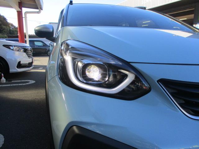 フィット ｅ：ＨＥＶクロスター　ＨｏｎｄａＳＥＮＳＩＮＧ・純正９インチナビ・純正ドライブレコーダー前後・ＥＴＣ２．０車載器・フルＬＥＤヘッドライト・純正アルミホイール・リアカメラ・ワンオーナー　ｂｌｕｅｔｏｏｔｈ　ルーフレール（22枚目）