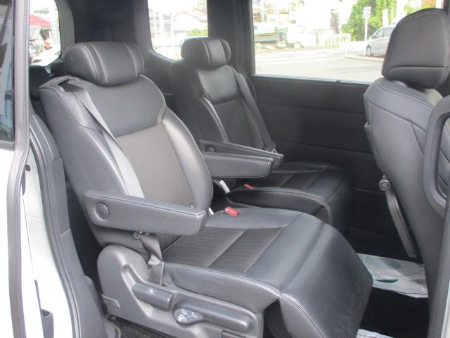 ステップワゴン ｅ：ＨＥＶスパーダ　ワンオーナー・純正ナビ・マルチビューＥＴＣ・ドラレコ・ブラインドスポット・両側電動スライドドア　１オーナー　マルチカメラ　デュアルエアコン　フルオートエアコン　ＥＳＣ　シートヒータ　オートライト（3枚目）