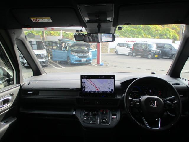 ステップワゴン ｅ：ＨＥＶスパーダ　ワンオーナー・純正ナビ・マルチビューＥＴＣ・ドラレコ・ブラインドスポット・両側電動スライドドア　１オーナー　マルチカメラ　デュアルエアコン　フルオートエアコン　ＥＳＣ　シートヒータ　オートライト（5枚目）