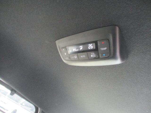 ステップワゴン ｅ：ＨＥＶスパーダ　ワンオーナー・純正ナビ・マルチビューＥＴＣ・ドラレコ・ブラインドスポット・両側電動スライドドア　１オーナー　マルチカメラ　デュアルエアコン　フルオートエアコン　ＥＳＣ　シートヒータ　オートライト（19枚目）