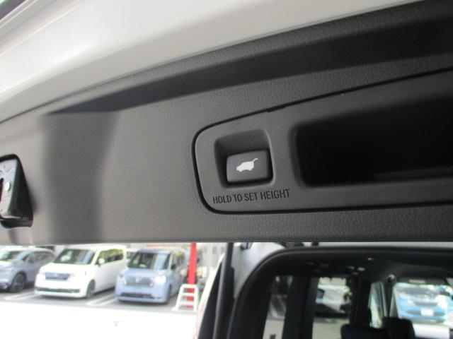 ステップワゴン ｅ：ＨＥＶスパーダ　ワンオーナー・純正ナビ・マルチビューＥＴＣ・ドラレコ・ブラインドスポット・両側電動スライドドア　１オーナー　マルチカメラ　デュアルエアコン　フルオートエアコン　ＥＳＣ　シートヒータ　オートライト（24枚目）