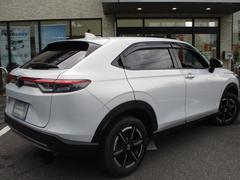 リアビューのお写真です。リアガラスは純正でプライバシーガラスを装用しており、外から車内が見えにくくなっております。 2