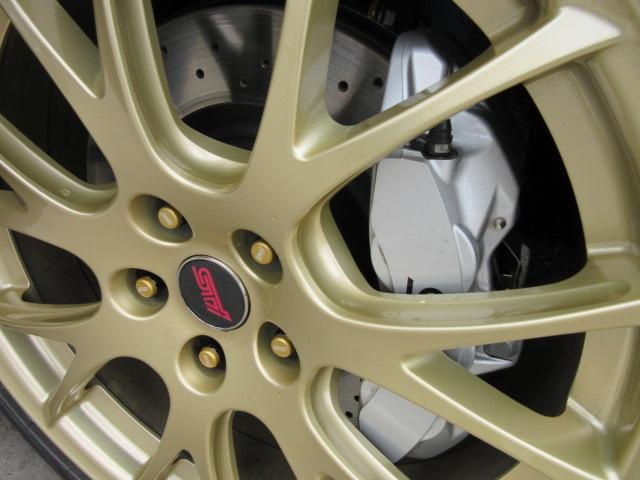 STI EJ20ファイナルエディション・最終型・555台限定抽選車・特別仕様車・ワンオーナー車・走行500km・レカロ半革・大型リアスポ・専用19ゴールドアルミ・8型ナビTV・フロント&左サイド・Bカメラ(13枚目)