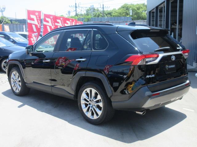 ＲＡＶ４ Ｇ　Ｚパッケージ　４ＷＤ　・Ｔセーフティセンス　純正９型ナビ　フルセグＴＶ　Ｂカメラ　ＥＴＣ　デジタルインナーミラー　黒革シート　シートヒーター　ステアリングヒーター　レーダークルーズ　純正１９ＡＷ　ルーフレール　スマートキー（12枚目）