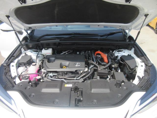 ＮＸ ＮＸ３５０ｈバージョンＬ　４ＷＤ　・純正１４型ナビ　フルセグＴＶ　全周囲カメラ　キャメル本革シート　エアシート　シートヒーター　ワイヤレス充電　デジタルインナーミラー　電動ゲート　３眼ＬＥＤライト　純正２０インチアルミ　純正ＯＰエアロ（16枚目）