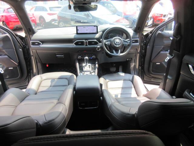 ＣＸ－５ ＸＤエクスクルーシブモード　・サンルーフ　純正１０．２５型ナビ　フルセグＴＶ　全周囲カメラ　ＢＯＳＥ　ＥＴＣ　ドラレコ　濃茶本革エアシート　シートヒーター　ステアリングヒーター　電動ゲート　オートエグゼマフラー＆レッドスプリング（7枚目）
