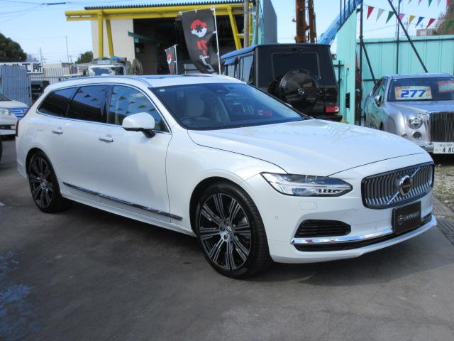Ｖ９０ リチャージＰＨＶ　Ｔ８　ＡＷＤ　インスクリプション　・ハーマンカードン　パノラマガラスルーフ　純正グーグルナビ　全周囲カメラ　ＥＴＣ　パイロットアシスト　安全支援機能　ＨＵＤ　ステアリングヒーター　白本革シート　シートヒーター　エアシート　電動ゲート（10枚目）