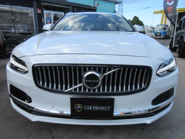 Ｖ９０ リチャージＰＨＶ　Ｔ８　ＡＷＤ　インスクリプション　・ハーマンカードン　パノラマガラスルーフ　純正グーグルナビ　全周囲カメラ　ＥＴＣ　パイロットアシスト　安全支援機能　ＨＵＤ　ステアリングヒーター　白本革シート　シートヒーター　エアシート　電動ゲート（13枚目）