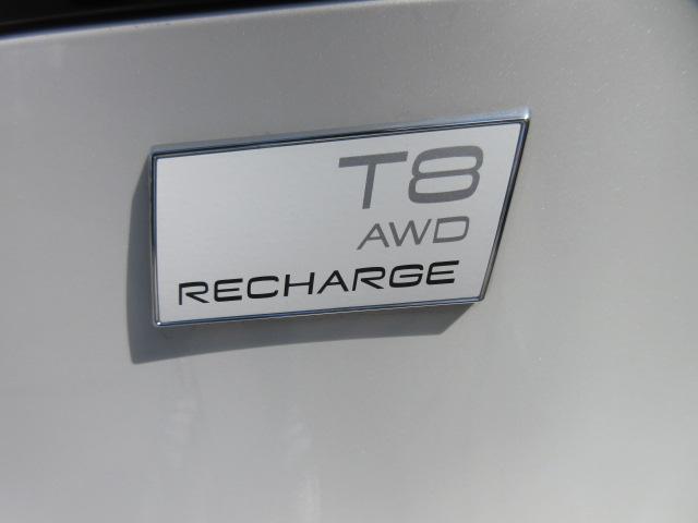 Ｖ９０ リチャージＰＨＶ　Ｔ８　ＡＷＤ　インスクリプション　・ハーマンカードン　パノラマガラスルーフ　純正グーグルナビ　全周囲カメラ　ＥＴＣ　パイロットアシスト　安全支援機能　ＨＵＤ　ステアリングヒーター　白本革シート　シートヒーター　エアシート　電動ゲート（42枚目）