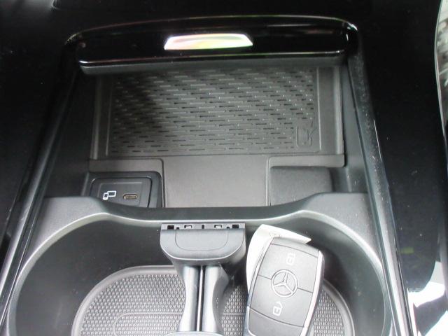 Aクラス A180スタイル AMGライン レザーエクスクルーシブPKG ・アドバンスドPKG AMGレザーエクスクルーシブPKG 純正ナビ フルセグ 全周囲カメラ 赤黒本革シートヒーター ワイヤレス充電 アシスト支援 純正AMG18アルミ HUD ソナー レーンキープ(25枚目)