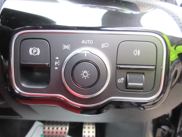 Aクラス A180スタイル AMGライン レザーエクスクルーシブPKG ・アドバンスドPKG AMGレザーエクスクルーシブPKG 純正ナビ フルセグ 全周囲カメラ 赤黒本革シートヒーター ワイヤレス充電 アシスト支援 純正AMG18アルミ HUD ソナー レーンキープ(53枚目)