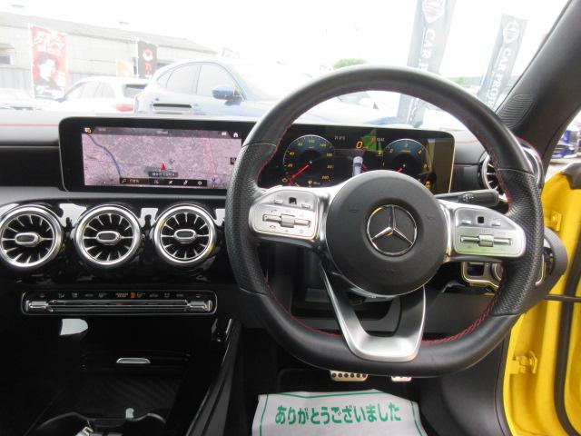 CLAクラス シューティングブレーク CLA200d シューティングブレーク AMGライン パノラミクススライディングルーフ 純正ナビ フルセグ 全周囲カメラ ETC2.0 ドラレコ ワイヤレス充電 LIM アシスト支援 電動ゲート 純正AMG18アルミ HUD LEDスカッフプレート(19枚目)