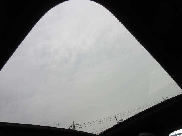 CLAクラス シューティングブレーク CLA200d シューティングブレーク AMGライン パノラミクススライディングルーフ 純正ナビ フルセグ 全周囲カメラ ETC2.0 ドラレコ ワイヤレス充電 LIM アシスト支援 電動ゲート 純正AMG18アルミ HUD LEDスカッフプレート(47枚目)