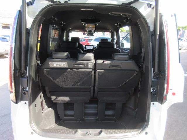 ステップワゴン e:HEVスパーダ プレミアムライン ・純正ギャザーズ9型ナビ 純正10型フリップダウンモニター フルセグTV 黒半革 シートヒーター CMBS 両側自動ドア 電動テールゲート 踏み間違い衝突軽減 BSM 無限フロアマット&サイドバイザー(24枚目)
