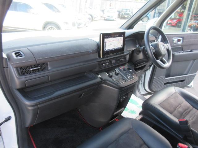 ステップワゴン e:HEVスパーダ プレミアムライン ・純正ギャザーズ9型ナビ 純正10型フリップダウンモニター フルセグTV 黒半革 シートヒーター CMBS 両側自動ドア 電動テールゲート 踏み間違い衝突軽減 BSM 無限フロアマット&サイドバイザー(38枚目)