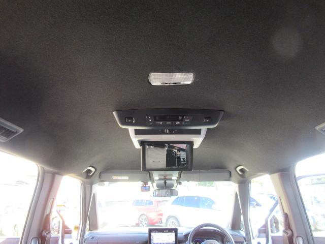 ステップワゴン e:HEVスパーダ プレミアムライン ・純正ギャザーズ9型ナビ 純正10型フリップダウンモニター フルセグTV 黒半革 シートヒーター CMBS 両側自動ドア 電動テールゲート 踏み間違い衝突軽減 BSM 無限フロアマット&サイドバイザー(44枚目)