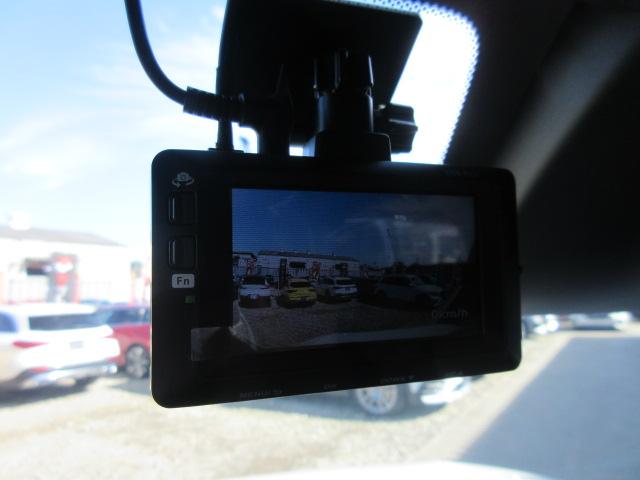 ステップワゴン e:HEVスパーダ プレミアムライン ・純正ギャザーズ9型ナビ 純正10型フリップダウンモニター フルセグTV 黒半革 シートヒーター CMBS 両側自動ドア 電動テールゲート 踏み間違い衝突軽減 BSM 無限フロアマット&サイドバイザー(49枚目)