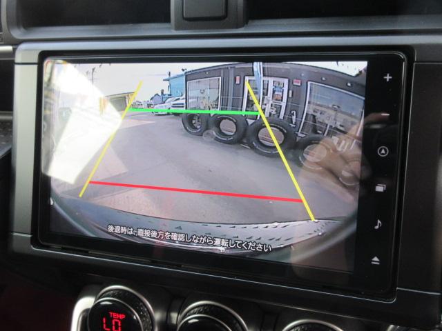 ＧＲ８６ ＲＺ　６速ＭＴ　・リッジグリーン　ワンオーナー　純正９型ナビ　フルセグ　Ｂカメラ　ＥＴＣ　ドラレコ　半革シートヒーター　アイサイト　アドバンレーシング１８アルミ　ブレンボキャリパー　トムスステンレスマフラー　リアスポ（8枚目）