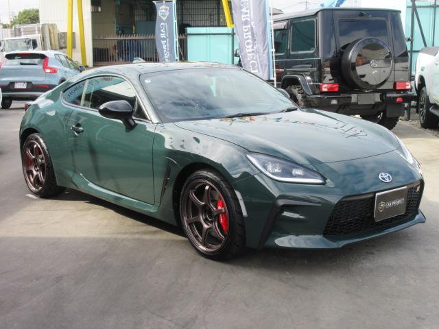 ＧＲ８６ ＲＺ　６速ＭＴ　・リッジグリーン　ワンオーナー　純正９型ナビ　フルセグ　Ｂカメラ　ＥＴＣ　ドラレコ　半革シートヒーター　アイサイト　アドバンレーシング１８アルミ　ブレンボキャリパー　トムスステンレスマフラー　リアスポ（11枚目）