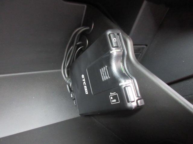 ＧＲ８６ ＲＺ　６速ＭＴ　・リッジグリーン　ワンオーナー　純正９型ナビ　フルセグ　Ｂカメラ　ＥＴＣ　ドラレコ　半革シートヒーター　アイサイト　アドバンレーシング１８アルミ　ブレンボキャリパー　トムスステンレスマフラー　リアスポ（31枚目）