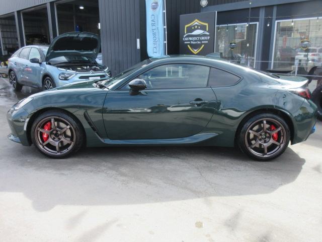 ＧＲ８６ ＲＺ　６速ＭＴ　・リッジグリーン　ワンオーナー　純正９型ナビ　フルセグ　Ｂカメラ　ＥＴＣ　ドラレコ　半革シートヒーター　アイサイト　アドバンレーシング１８アルミ　ブレンボキャリパー　トムスステンレスマフラー　リアスポ（37枚目）